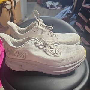 Hoka Clifton 9 Size 9.5B